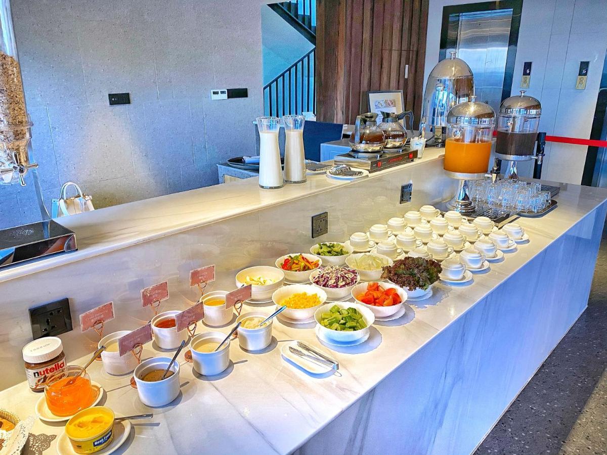 Yunfan Hotel Phnom Penh Exterior photo