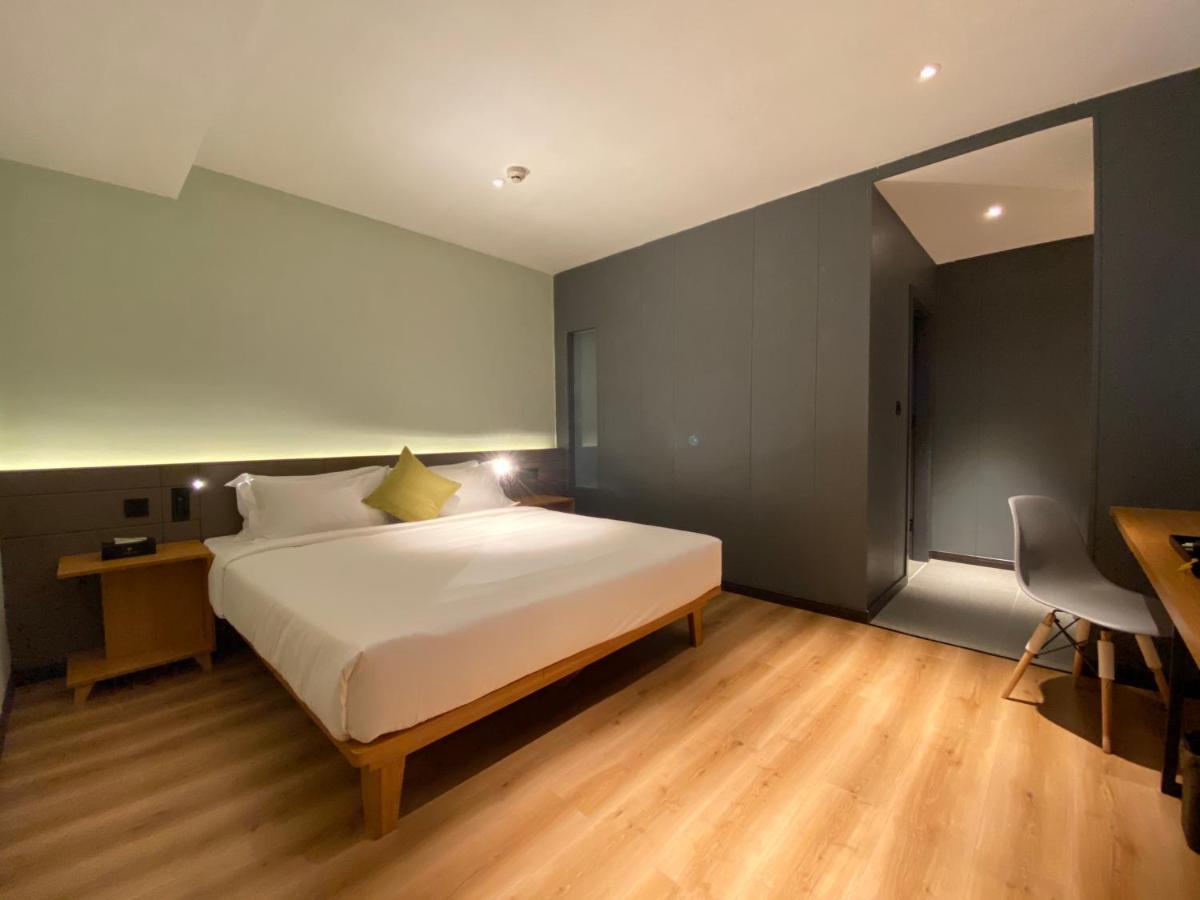 Yunfan Hotel Phnom Penh Exterior photo