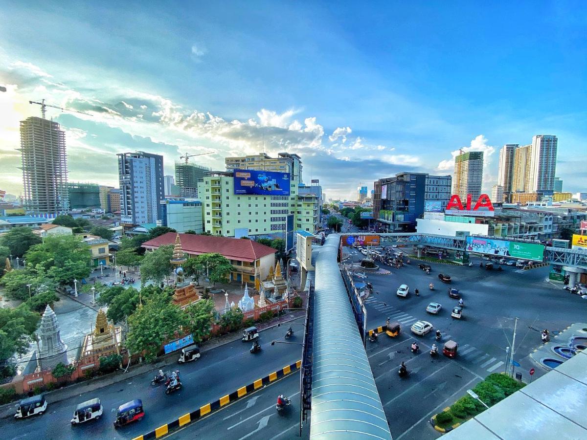 Yunfan Hotel Phnom Penh Exterior photo