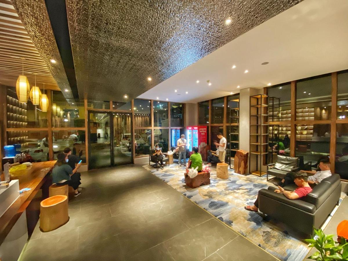 Yunfan Hotel Phnom Penh Exterior photo