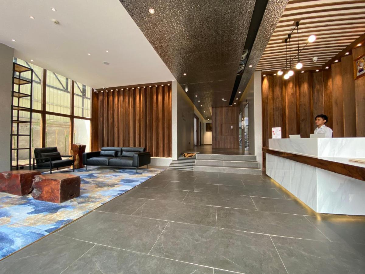 Yunfan Hotel Phnom Penh Exterior photo